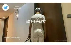 极白郎演绎外卖小哥送货被欺 | 视频