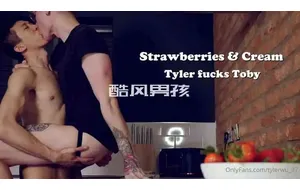 TYLER WU-草莓和奶油 | 视频