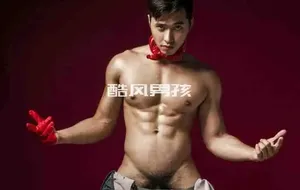 MILKIZZ NO.02 THE BOLD RED-MINH NGUYEN | 写真