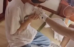 鲜肉被两人玩 | 视频