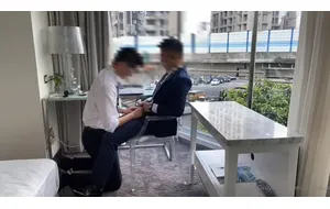 新鲜社畜-黑皮肌肉组长 | 视频