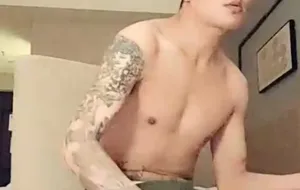 纹身爷们攻淦身寸女装受 | 视频