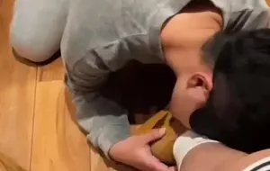 小M闻白袜喷 | 视频