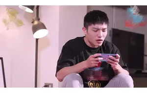 上翘直男和他的私人教练 | 视频